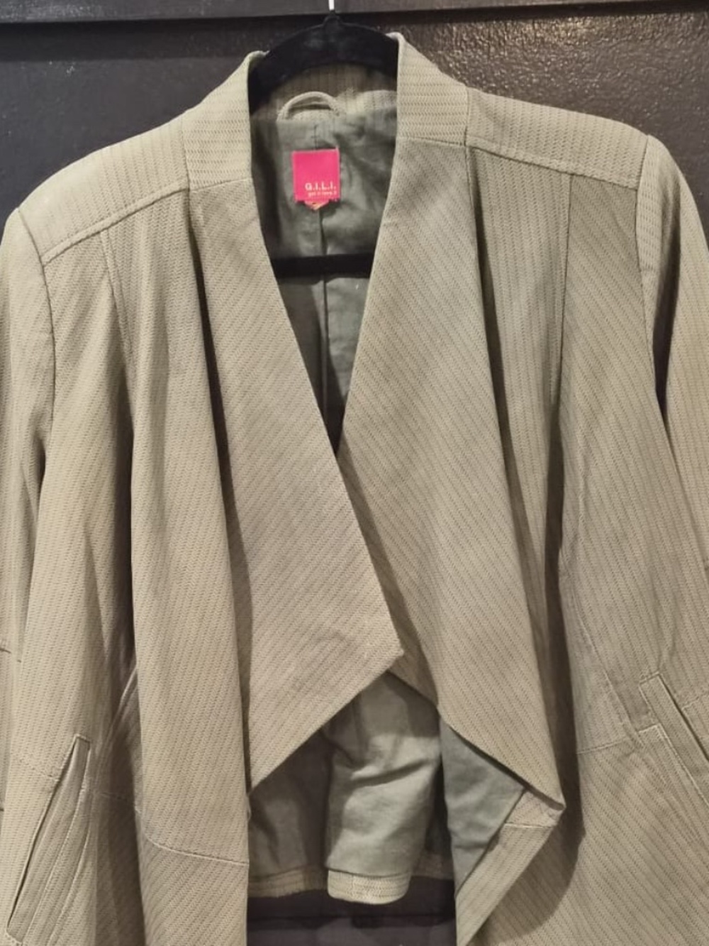 GILI | Leather Jacket - Picture 3 of 8